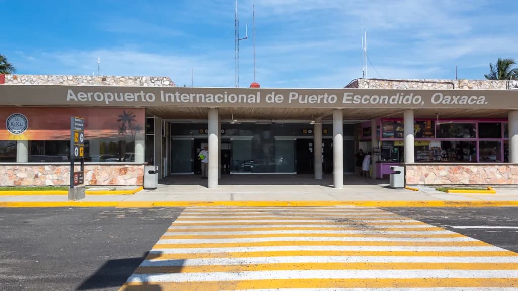 Panorama infrastruktury portu Puerto Escondido International Airport