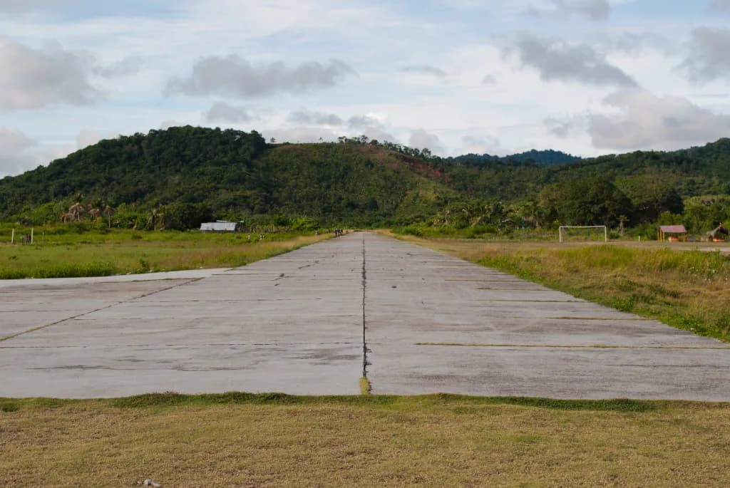 Luftaufnahme der Infrastruktur von Playón Chico Airport