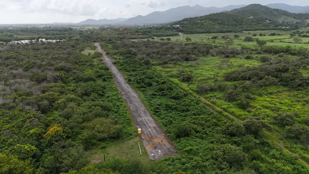 Vue aérienne de l'infrastructure de Patillas Airport