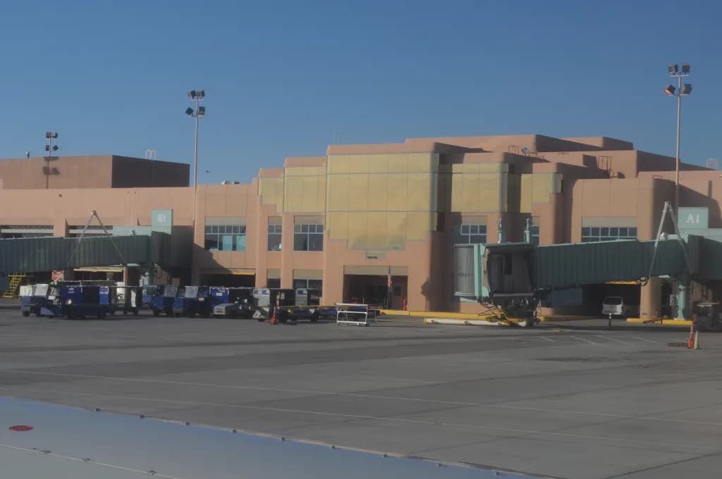 Luftaufnahme der Infrastruktur von Albuquerque International Sunport
