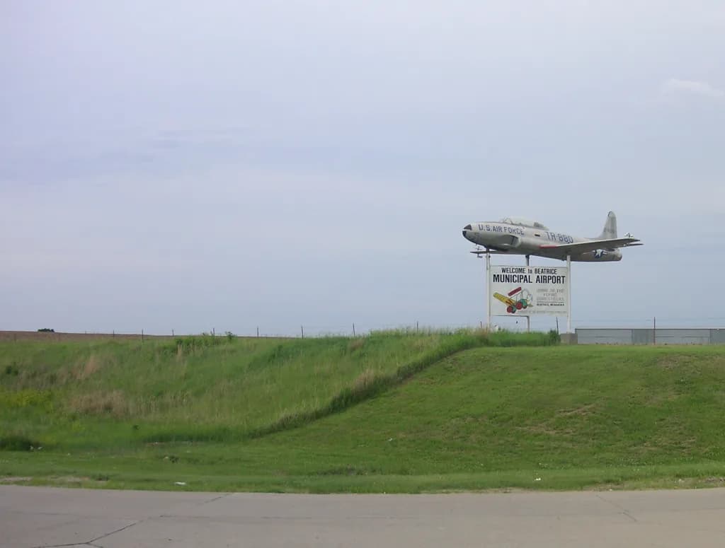 Panorama infrastruktury portu Beatrice Municipal Airport