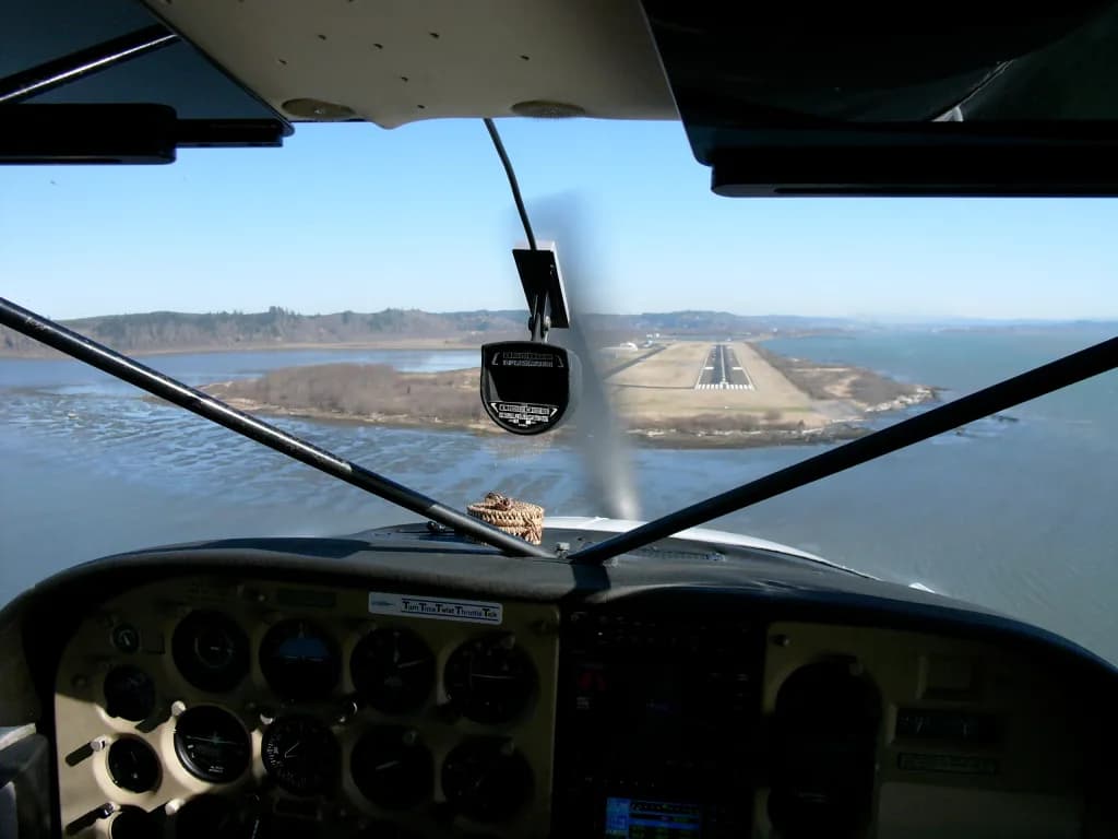 Luftaufnahme der Infrastruktur von Bowerman Airport