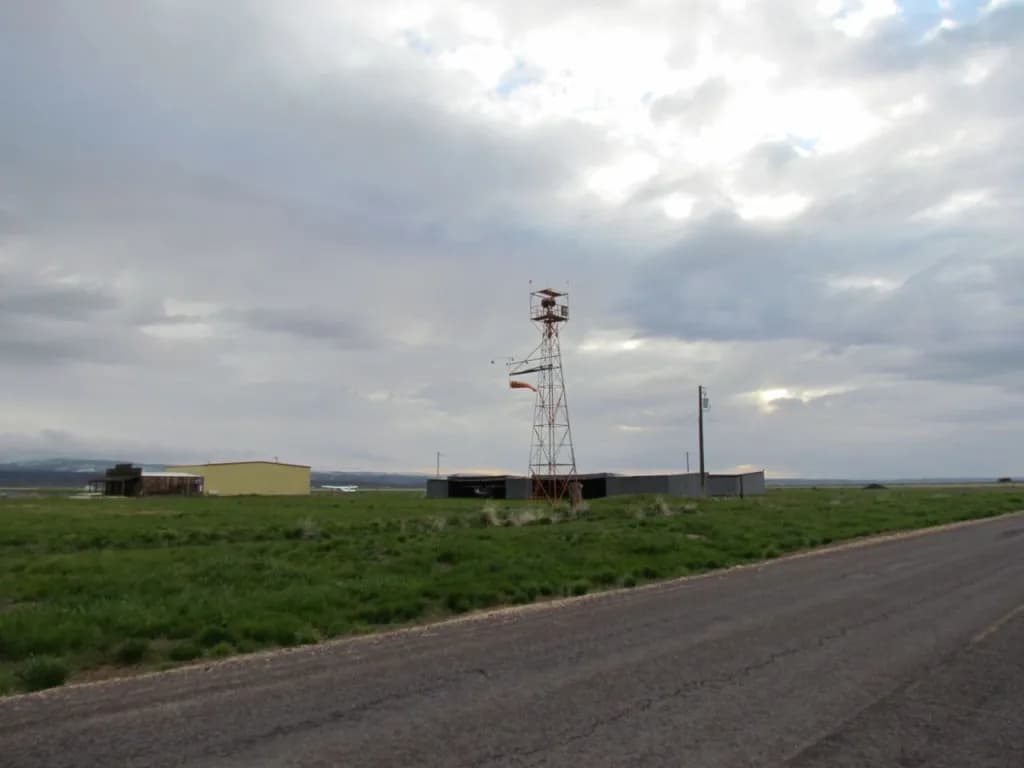 Panorama infrastruktury portu Burns Municipal Airport