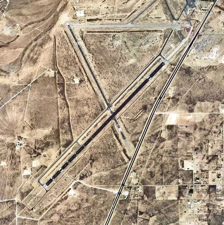 Panorama infrastruktury portu Cavern City Air Terminal