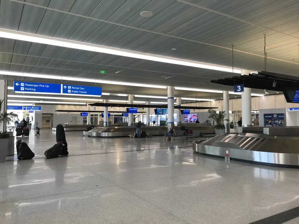 Luftaufnahme der Infrastruktur von Charleston International Airport