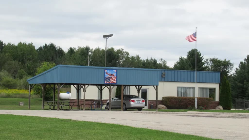 Luftaufnahme der Infrastruktur von Clare Municipal Airport