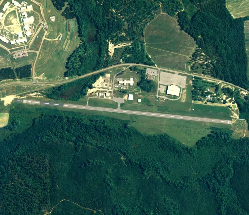Luftaufnahme der Infrastruktur von Clayton Municipal Airport