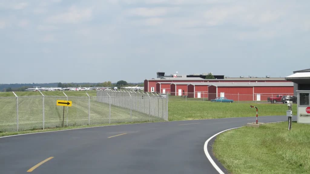 Panorama infrastruktury portu Clermont County Airport