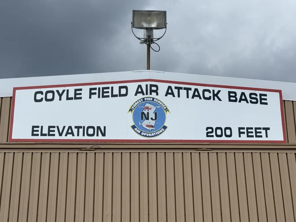 Panorama infrastruktury portu Coyle Field