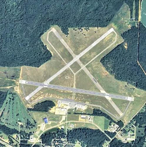 Luftaufnahme der Infrastruktur von Crisp County Cordele Airport