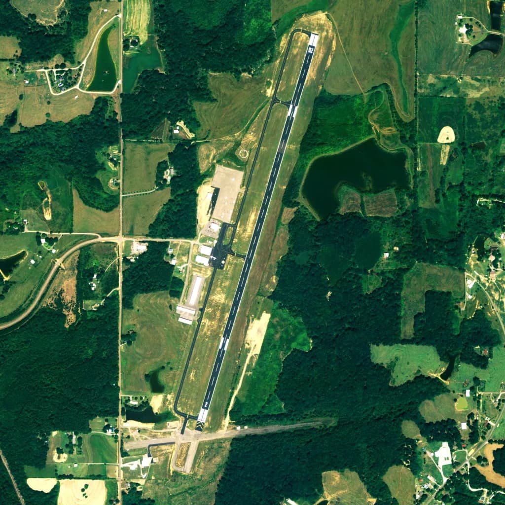Luftaufnahme der Infrastruktur von Cullman Regional Airport-Folsom Field