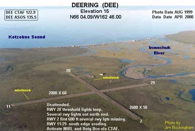 Luftaufnahme der Infrastruktur von Deering Airport