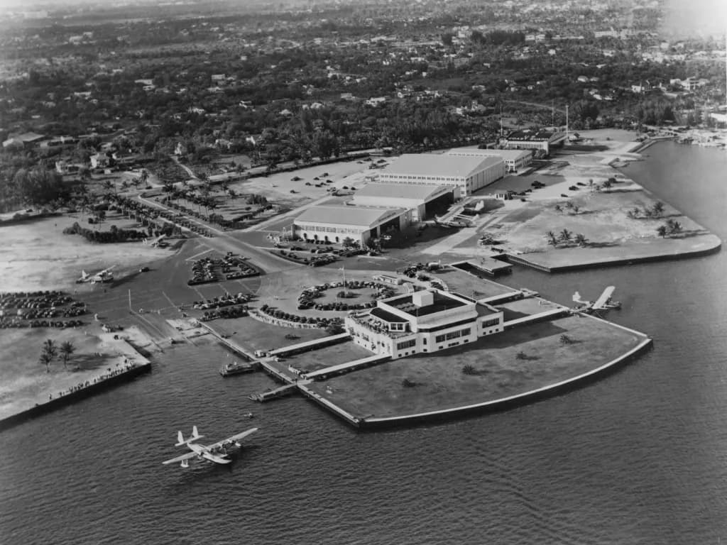 Vue aérienne de l'infrastructure de Miami Seaplane Base