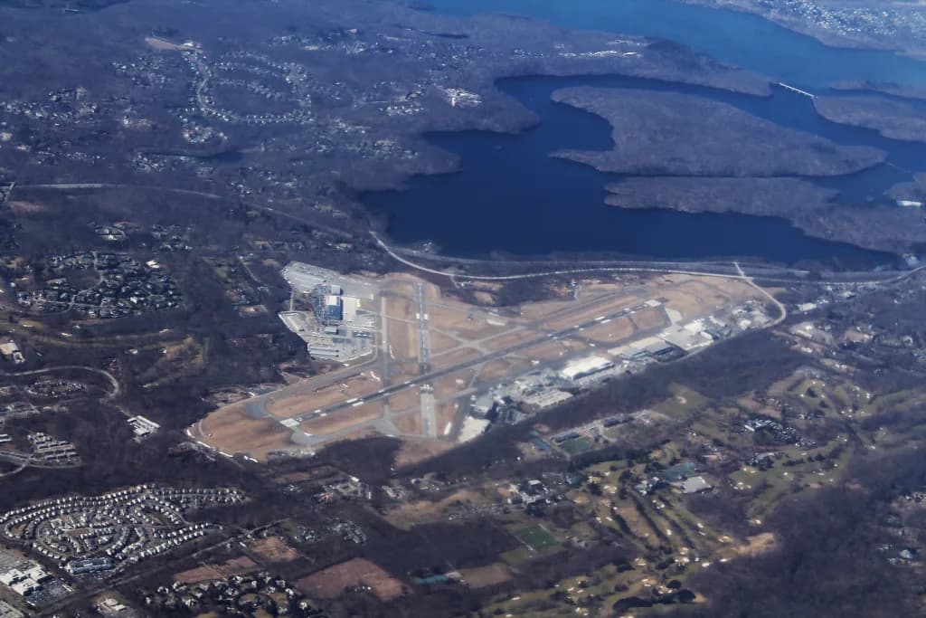 Panorama infrastruktury portu Westchester County Airport