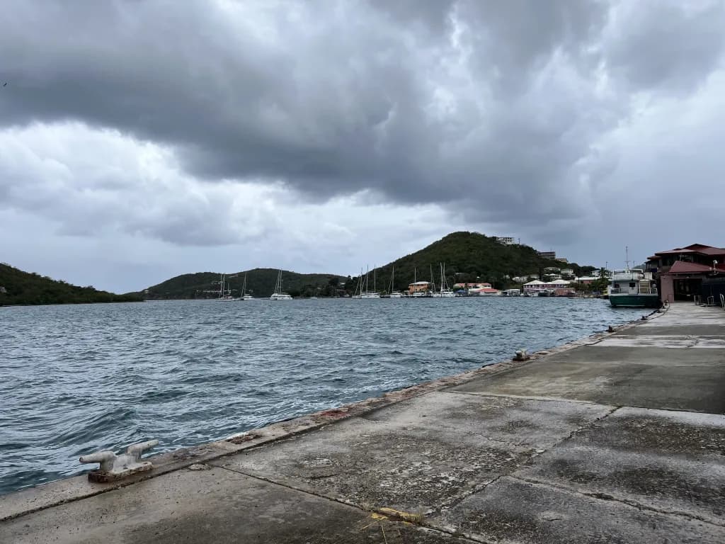 Luftaufnahme der Infrastruktur von Charlotte Amalie Harbor Seaplane Base