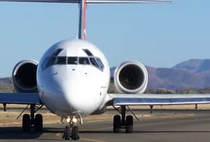 Luftaufnahme der Infrastruktur von Paraburdoo Airport
