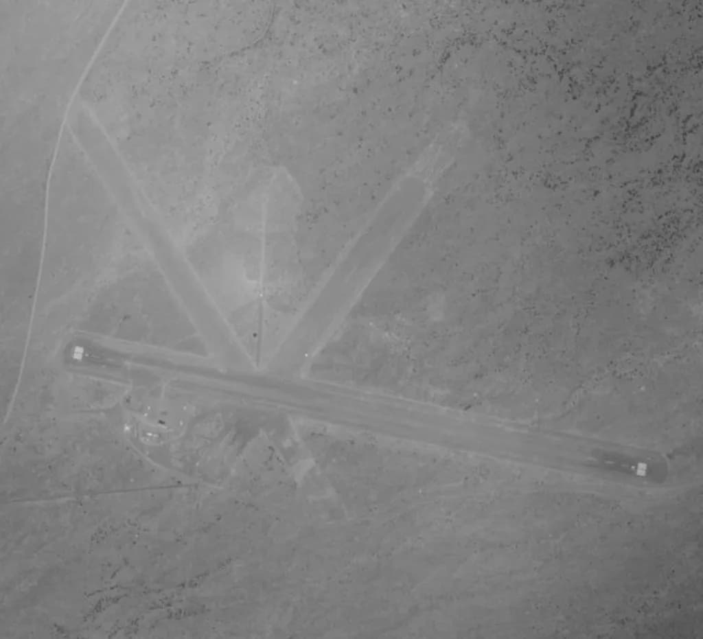 Luftaufnahme der Infrastruktur von Wittenoom Gorge Airport