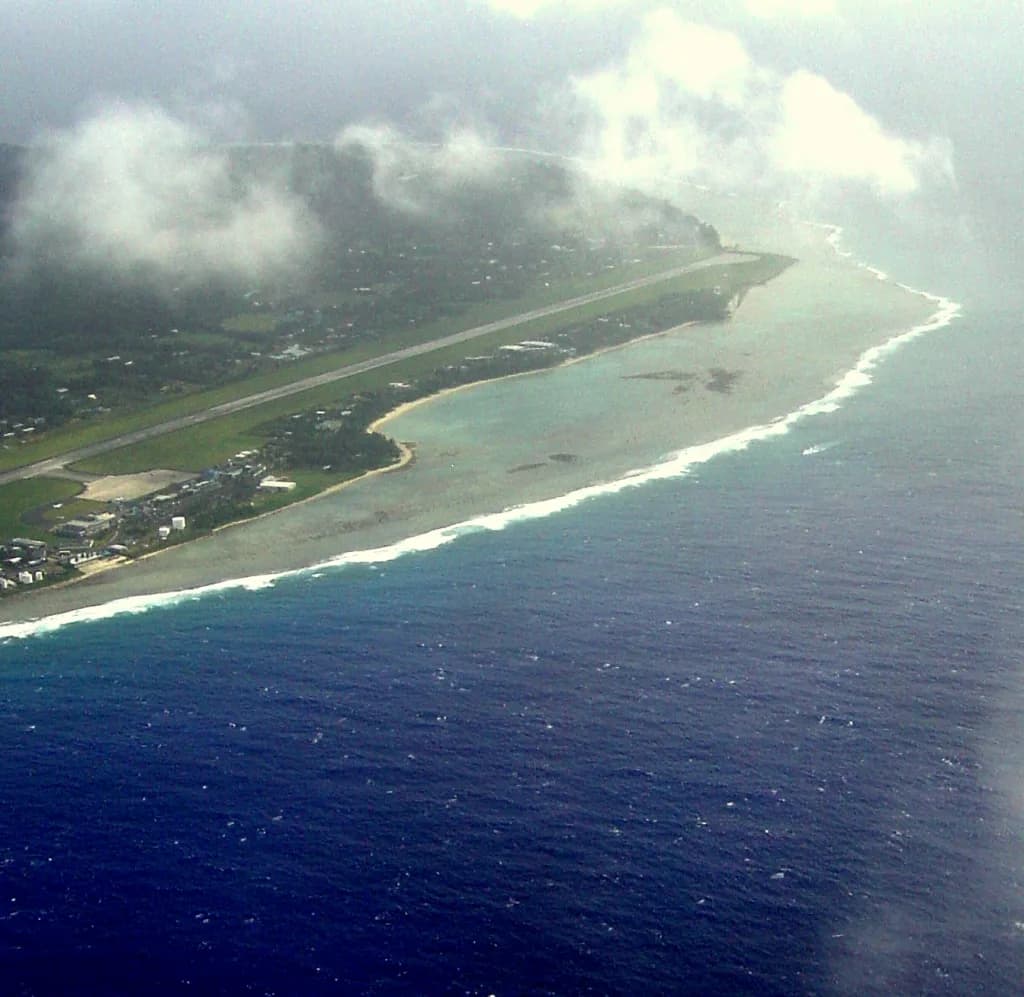 Panorama infrastruktury portu Rarotonga International Airport: Przewodnik po rajskim porcie lotniczym