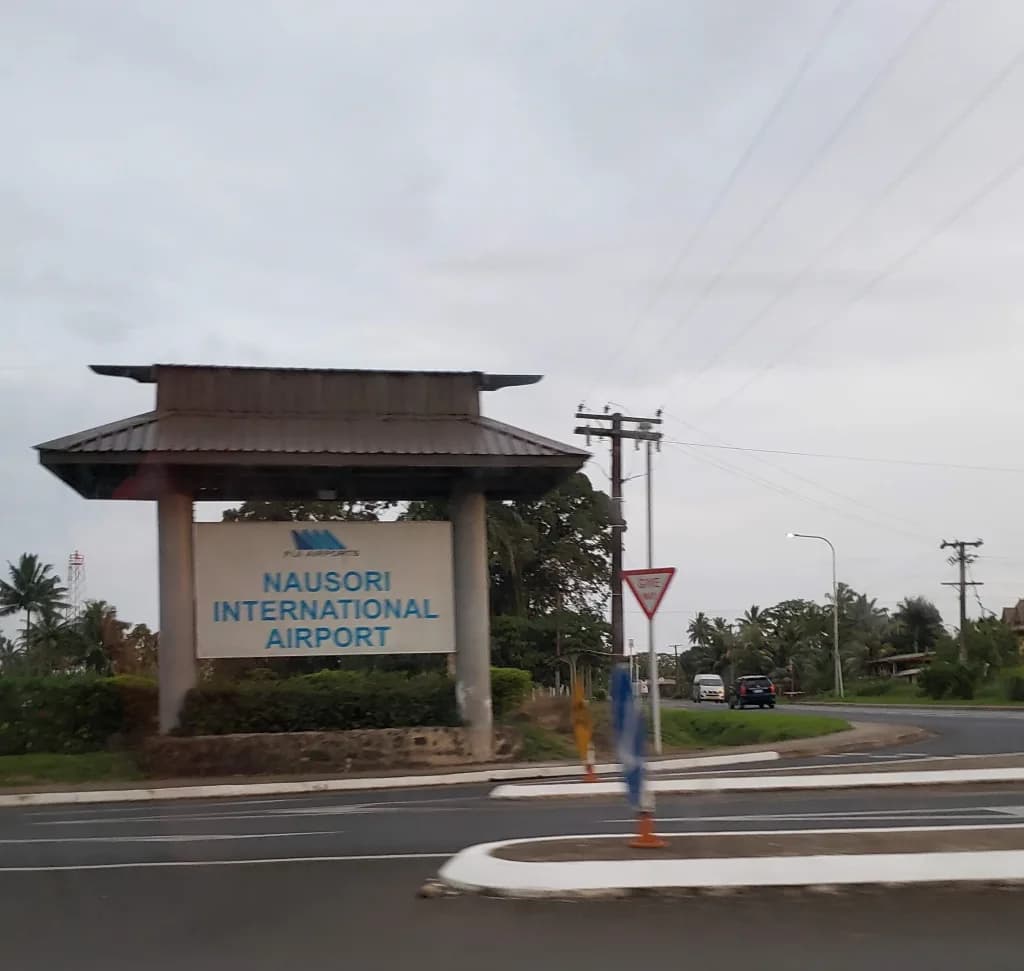 Luftaufnahme der Infrastruktur von Nausori International Airport