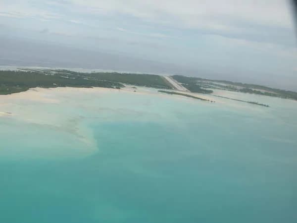 Panorama infrastruktury portu Przewodnik po porcie lotniczym Bonriki International Airport