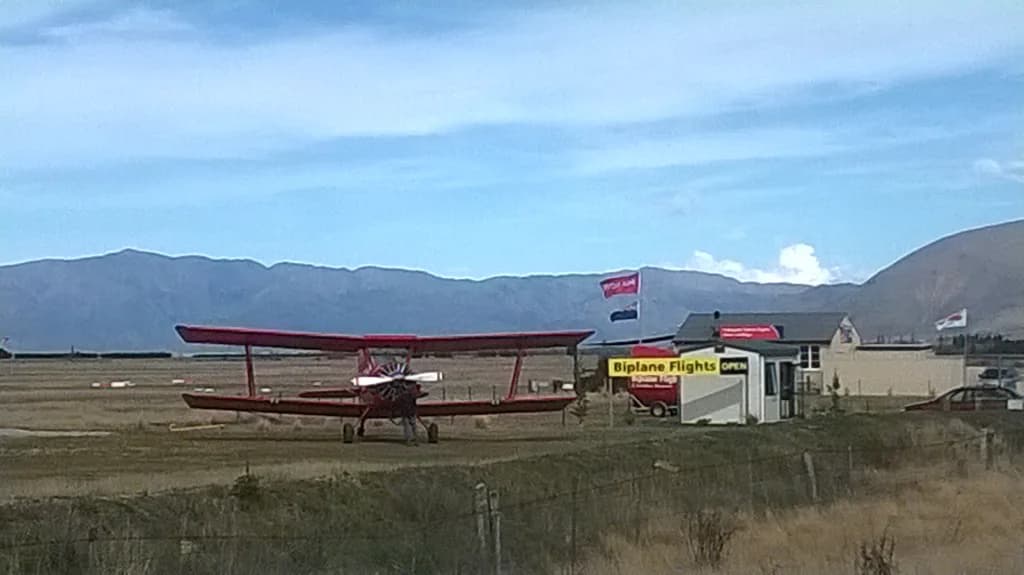 Luftaufnahme der Infrastruktur von Pukaki Airport