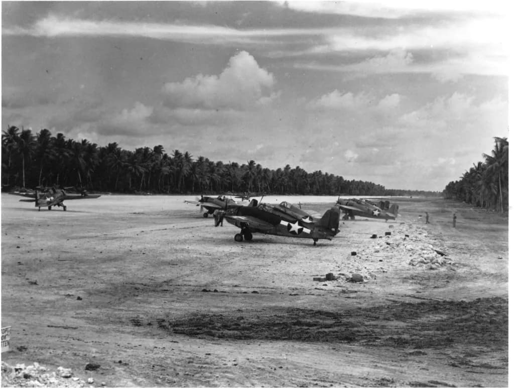 Vue aérienne de l'infrastructure de Nanumea Airfield