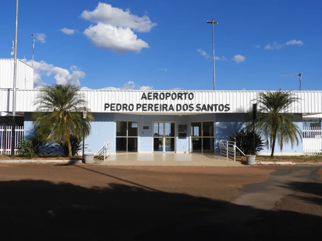 Luftaufnahme der Infrastruktur von Patos de Minas Airport