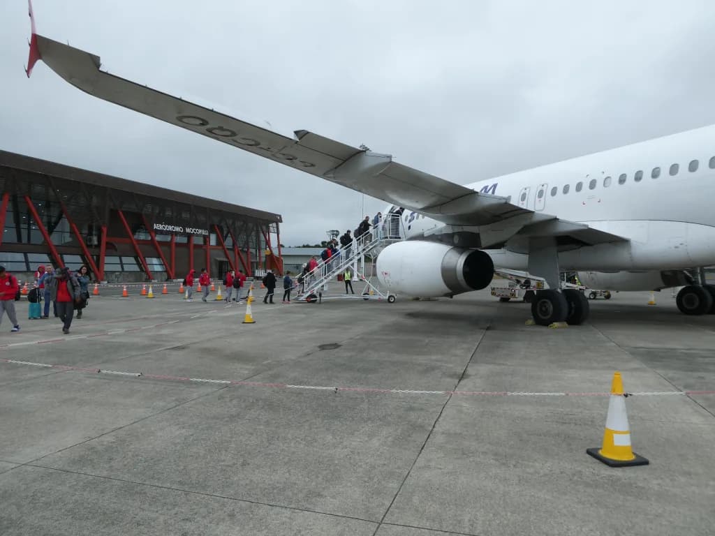 Luftaufnahme der Infrastruktur von Mocopulli Airport