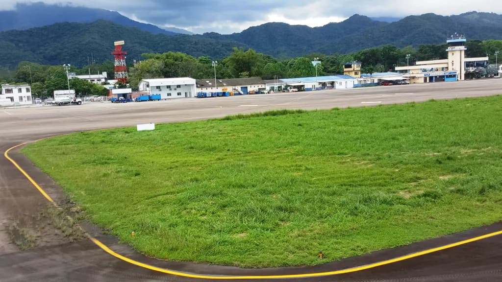 Luftaufnahme der Infrastruktur von Vanguardia Airport