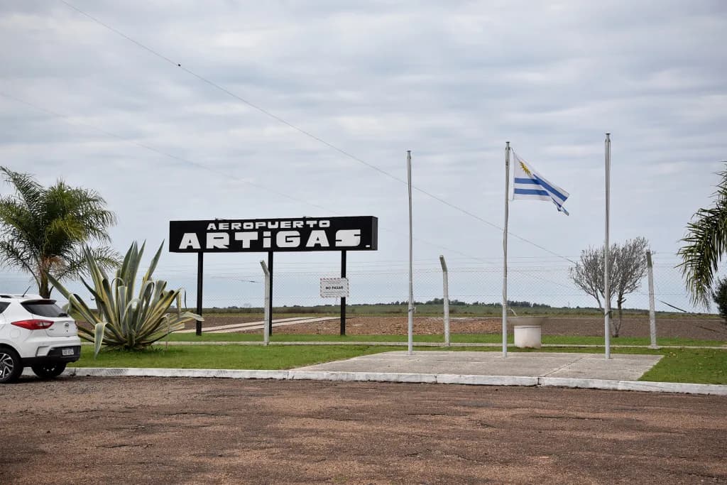 Luftaufnahme der Infrastruktur von Artigas International Airport